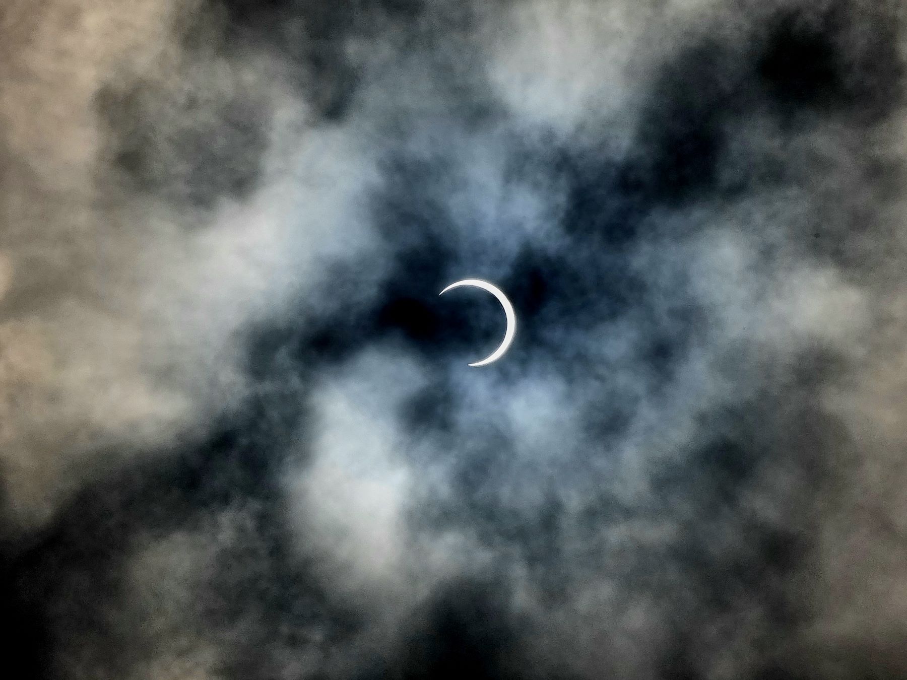 Experiencing the Annular Eclipse in a Costa Rican Community